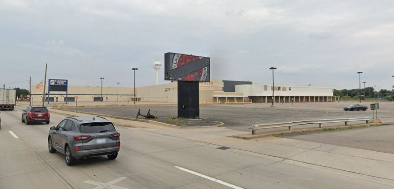 Sears Shopping Center (Lincoln Park Shopping Center) - 2023